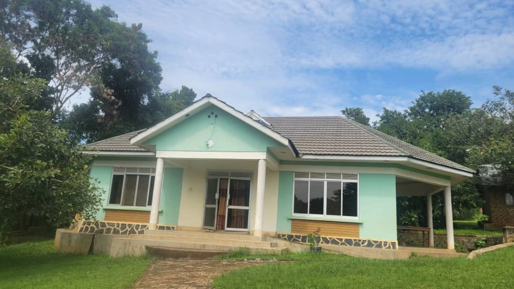 Schulungsgebäude auf dem Gelände von YWAM Arua